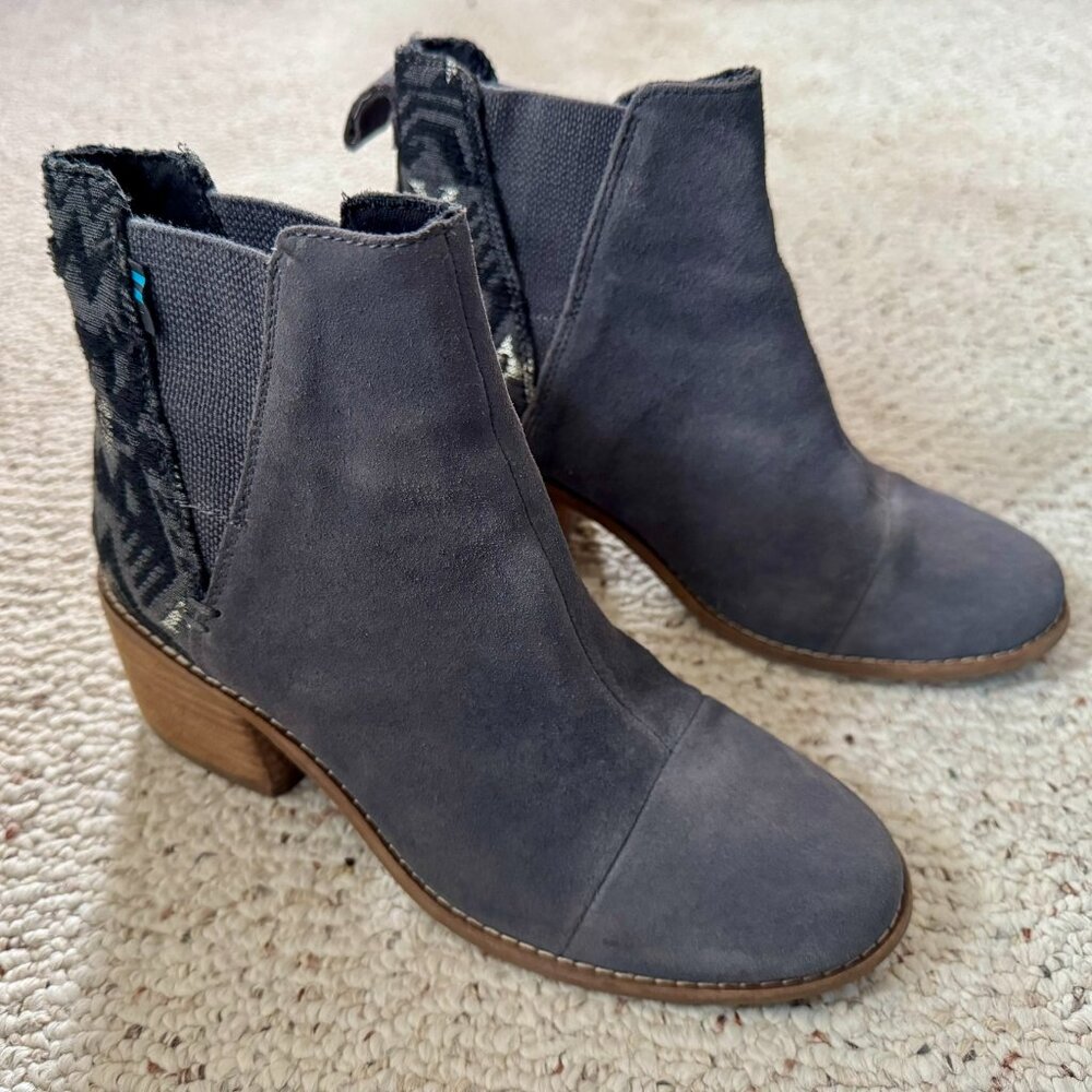 TOMS grey slip-on ankle booties w/Aztec embroidery on the back, women's size 6.5